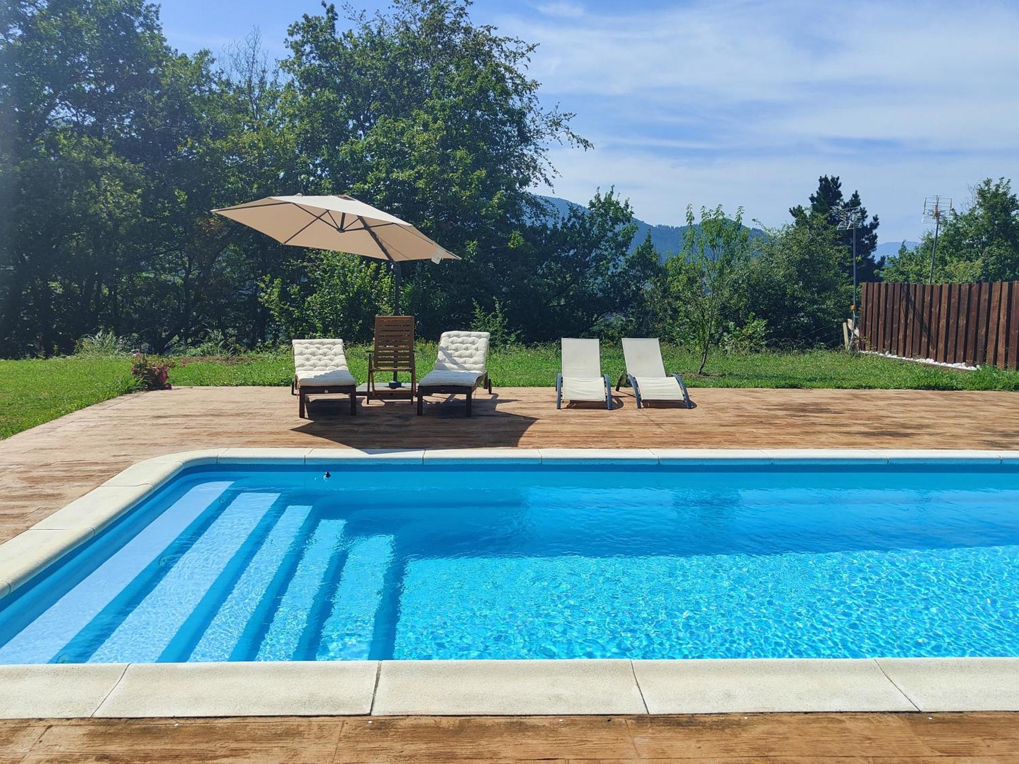 Chalet Con Piscina Climatizada En La Naturaleza Areatza Bagian luar foto